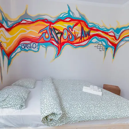 Vandrarhem Graffiti *