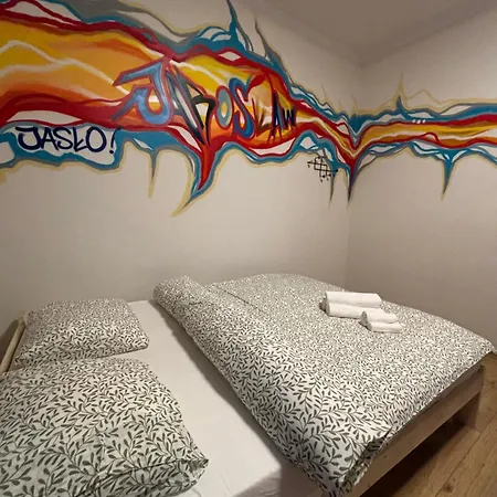 Vandrarhem Graffiti *